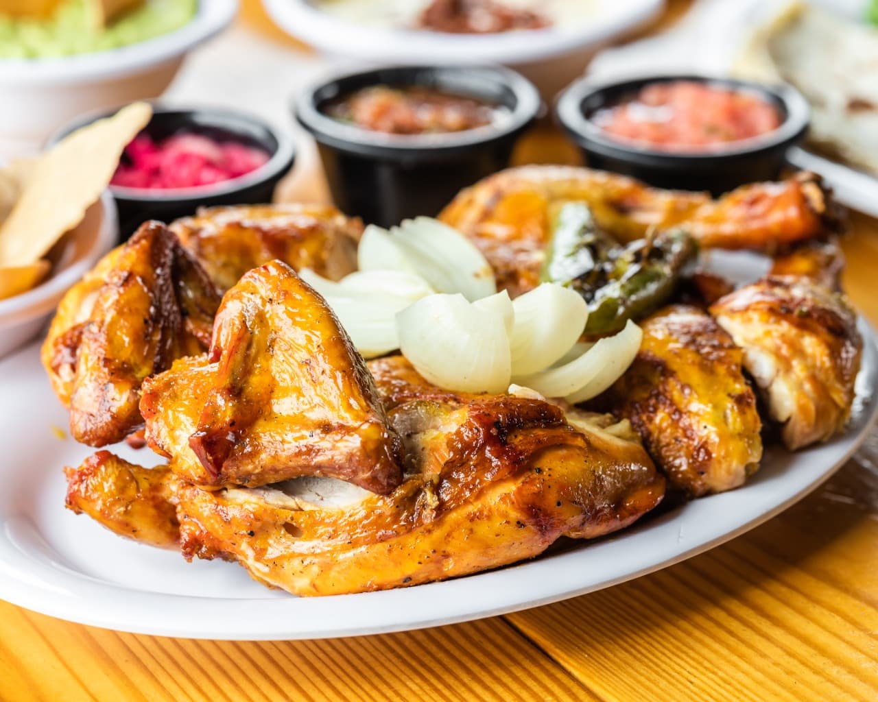 Promoción pollo y medio (solo miercoles)