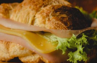 Croissant de Jamón de Pavo