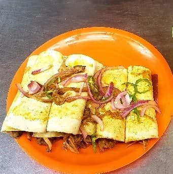 TACOS DE COCHINITA