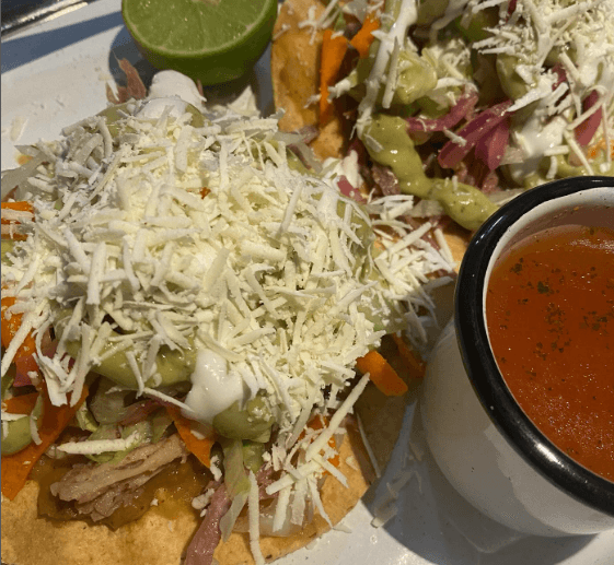 Combo 2 tostadas de carne deshebrada