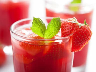 Limonada o Fresa con hierbabuena