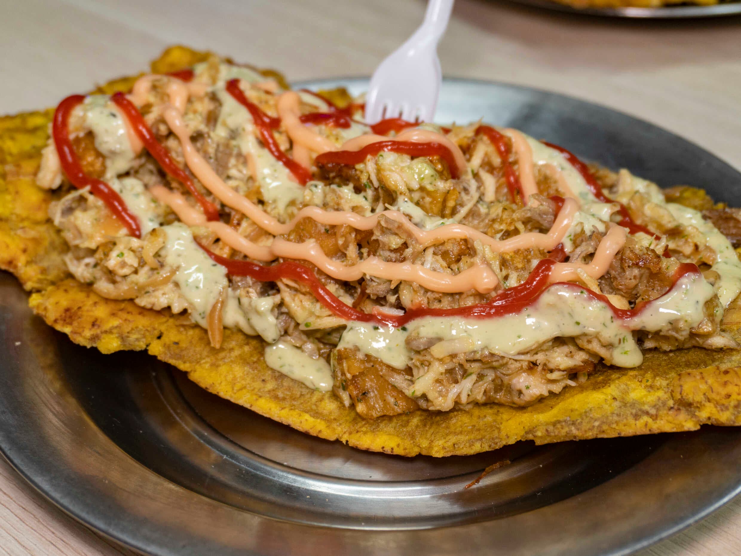 Tostada con Todo