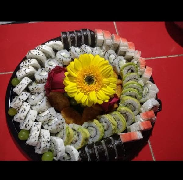 CHAROLA SUSHI