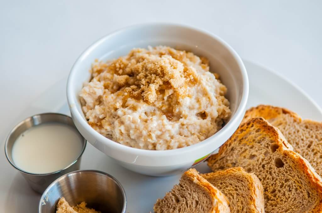 Avena con Pan Dulce Mediana