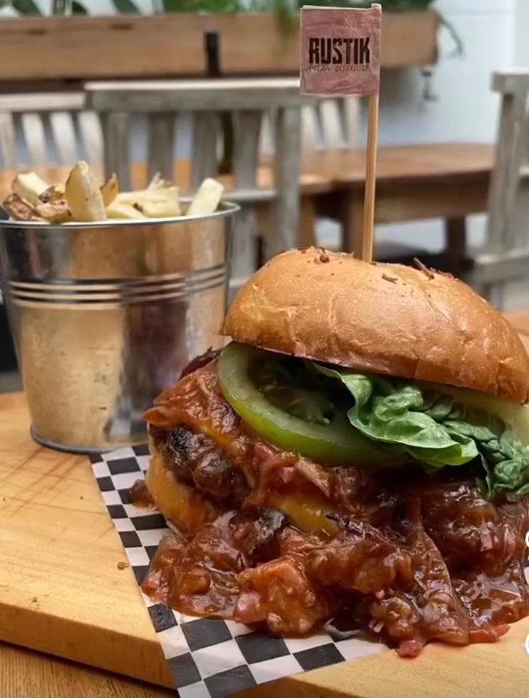 Burger Mermelada De Costilla