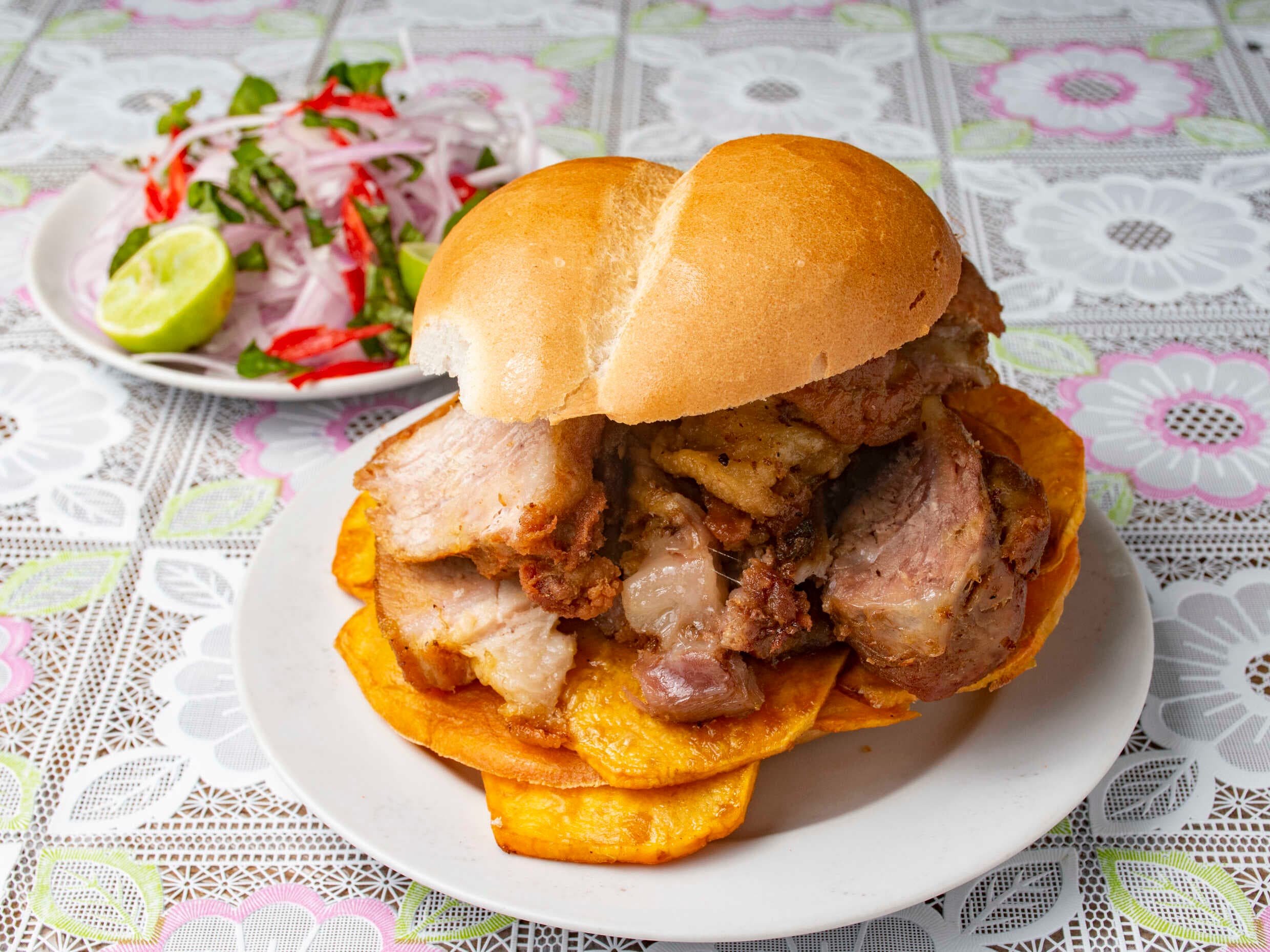 Pan con Chicharrón