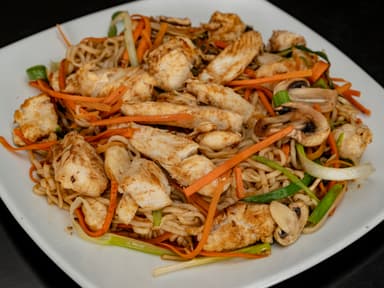 Yakisoba Pollo