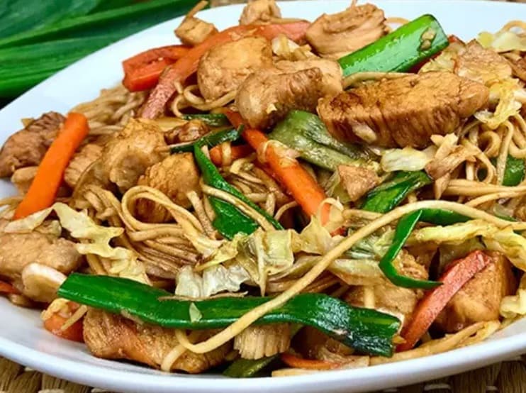 Chop Mien con Pollo