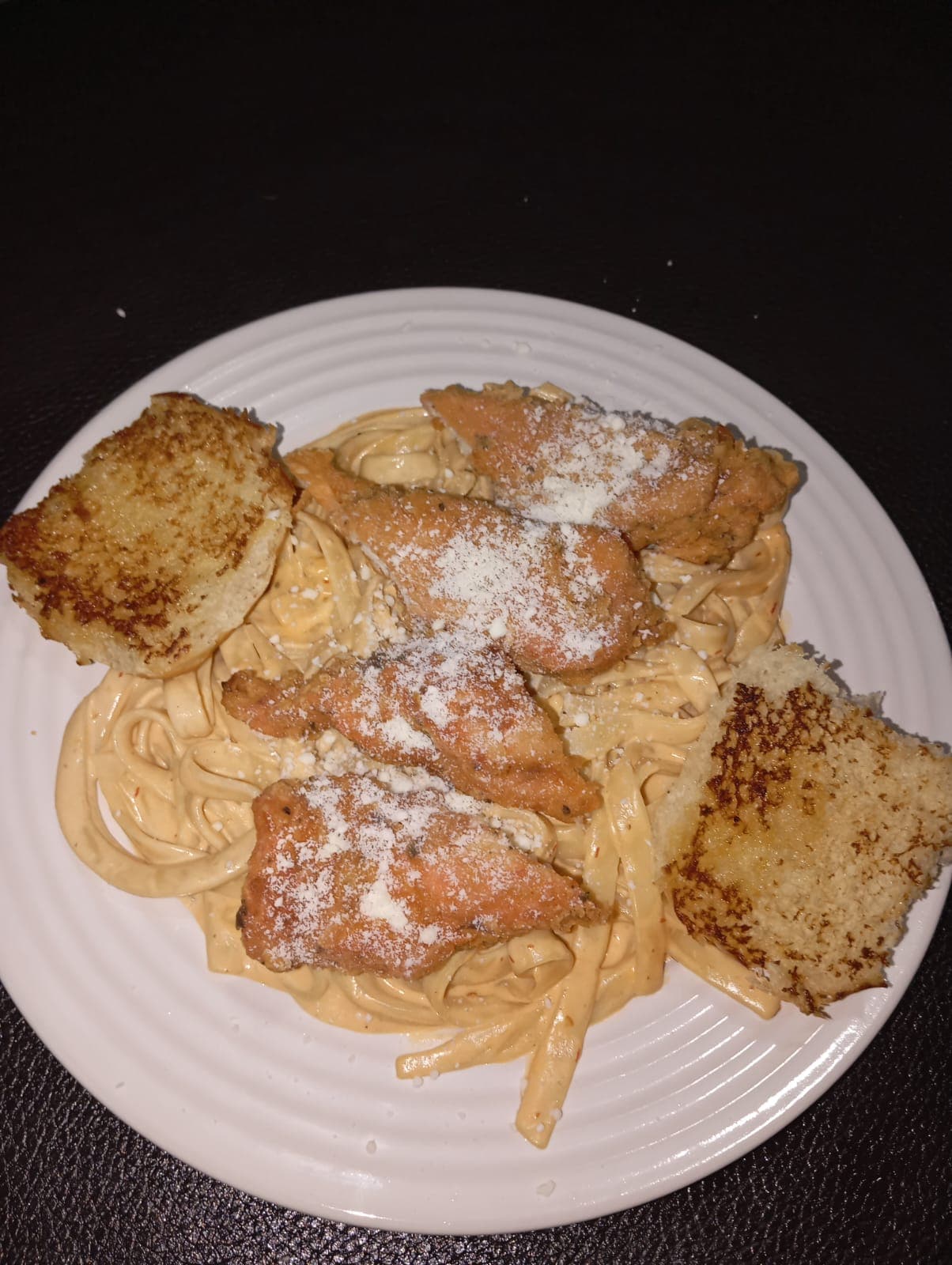 Pasta Fettuccini al Chipotle con Pollo