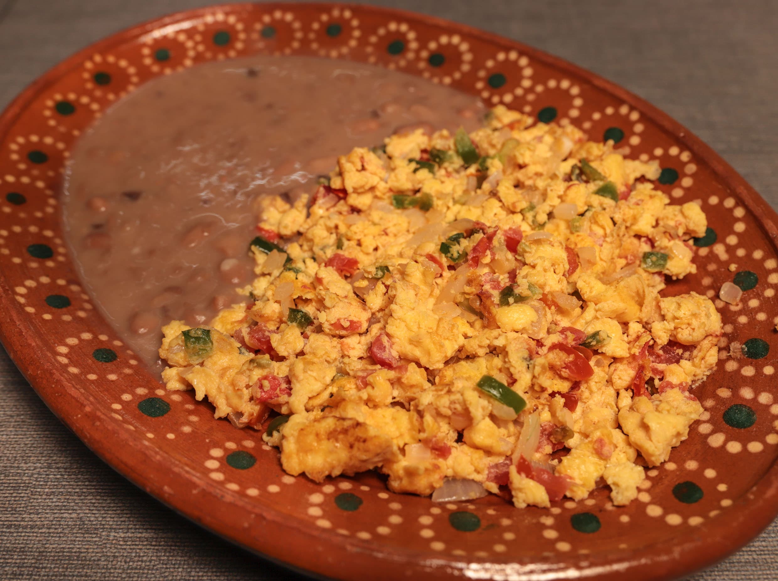 Combo Huevos al Gusto + Molletes