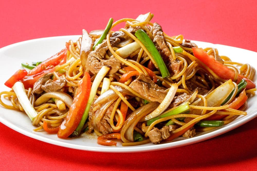 Porción de Tallarín Saltado de Pollo
