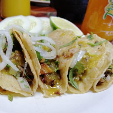 Orden de Tacos de Bistec Encebollado