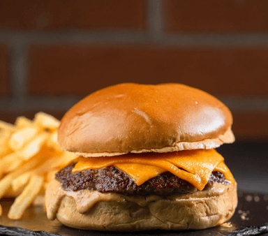 Burger Cheese + Papas a la francesas