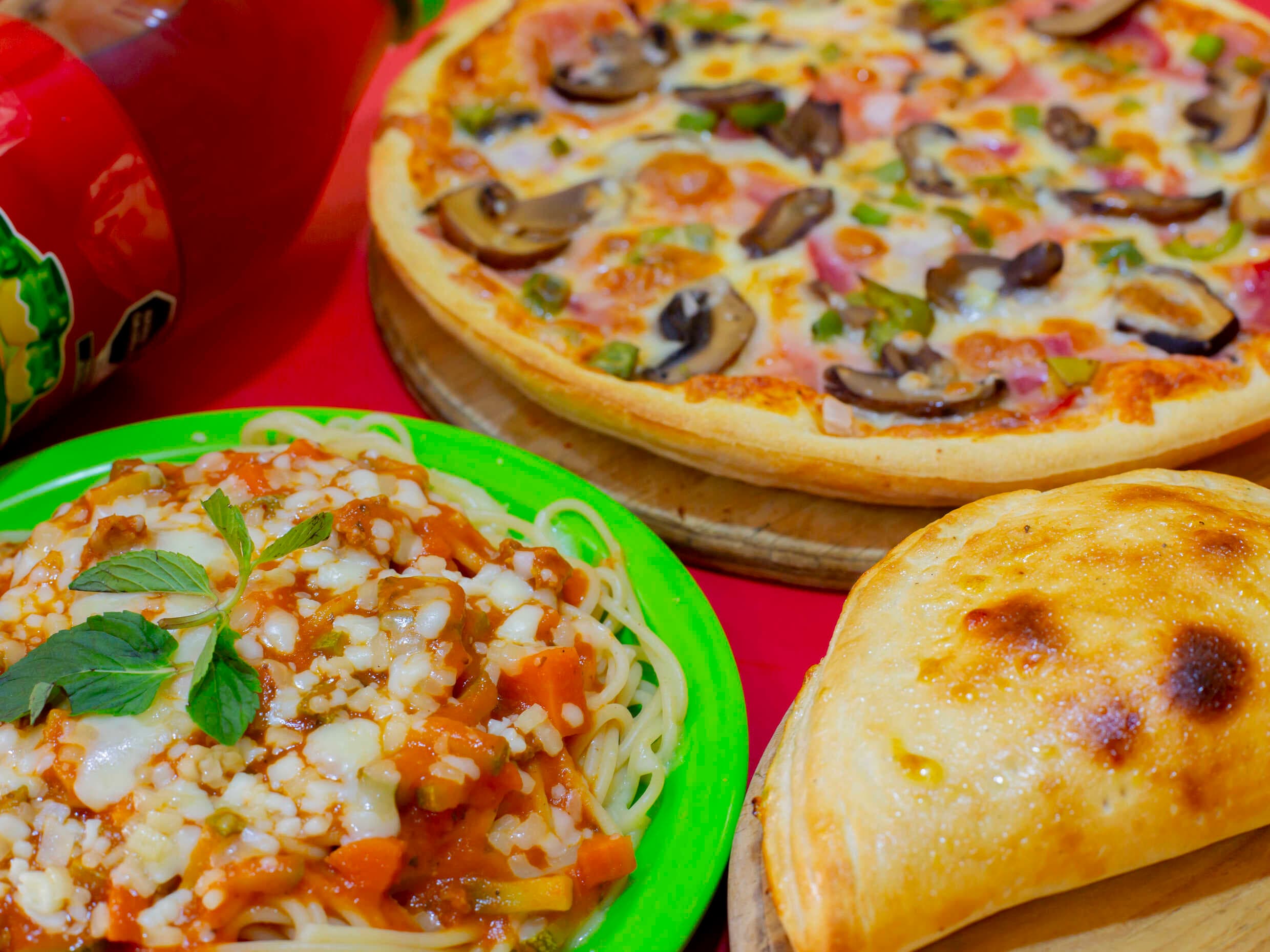 Combo 2 Pizza Familiar 4Ing+2Spaguettis+Refresco2l