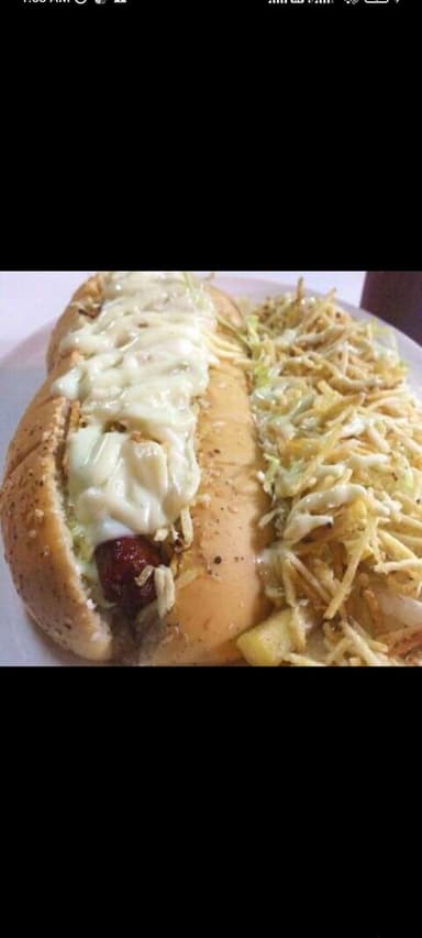 Perro Medio Suizo Gratinado + Papas Francesas