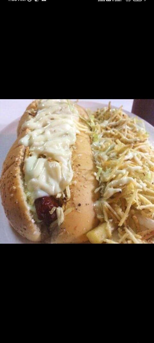 Perro Medio Suizo Gratinado + Papas Francesas