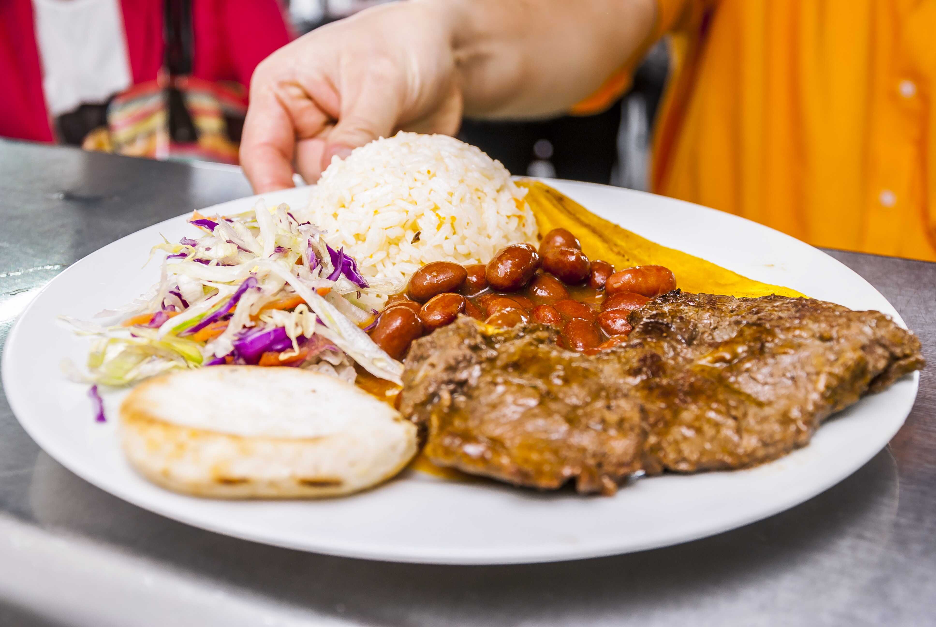 Almuerzo bandeja sin sopa