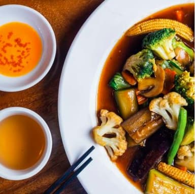 Vegetales Mixtos con Salsa de Ostiones