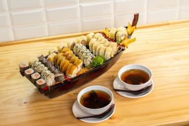 Promo 50 piezas + 2 sopas miso