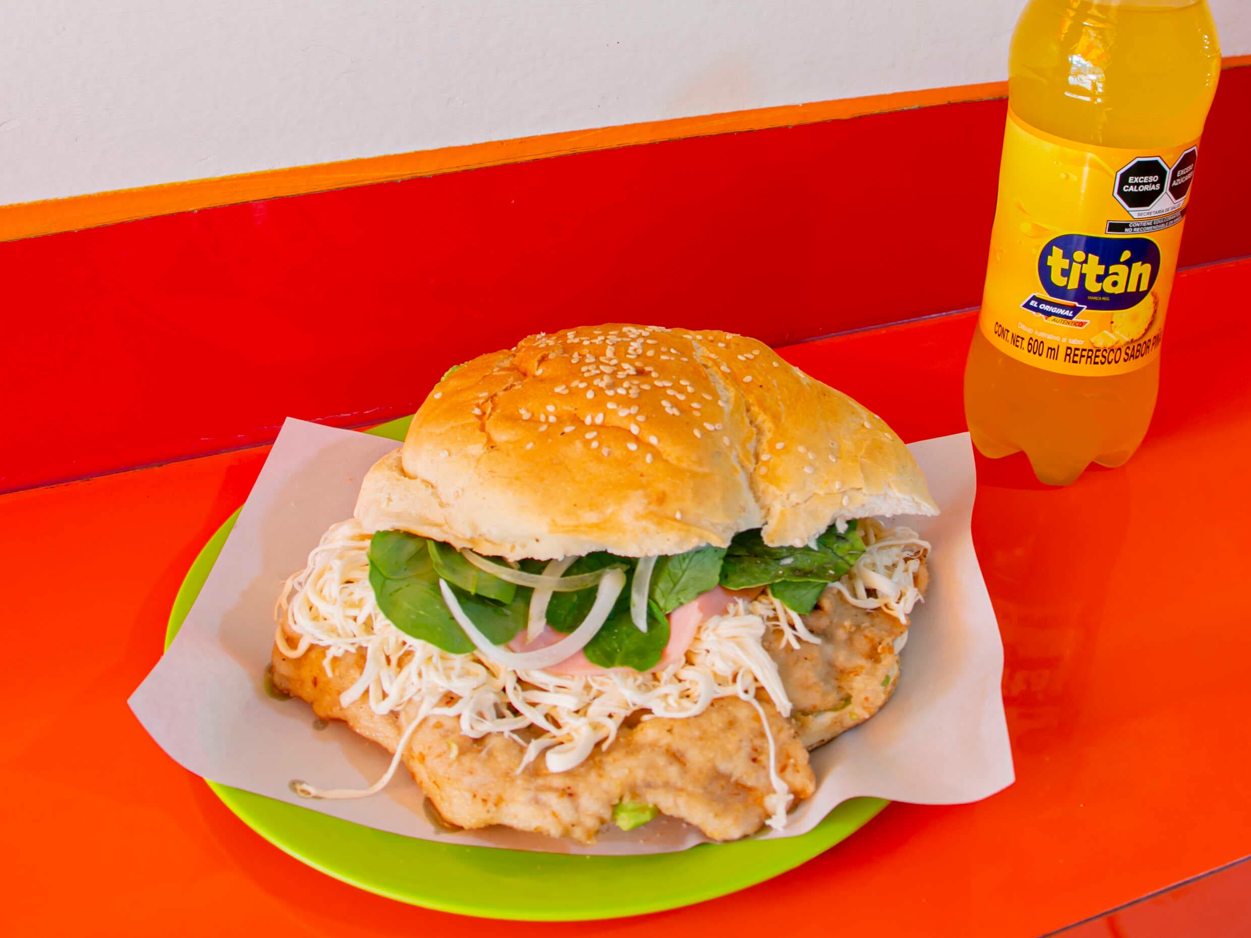 CEMITA DE MILANESA + TITAN