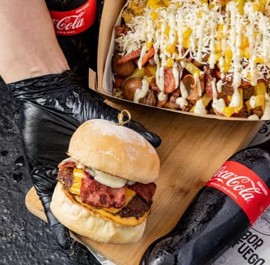 Cheese Bacon + 1 Coca Cola 400ml + Salchi Especial