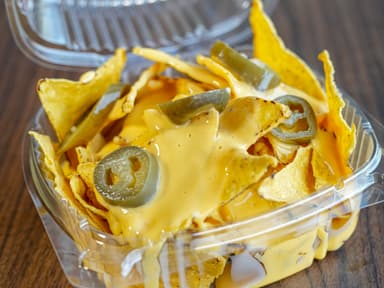 Nachos con Jalapeño