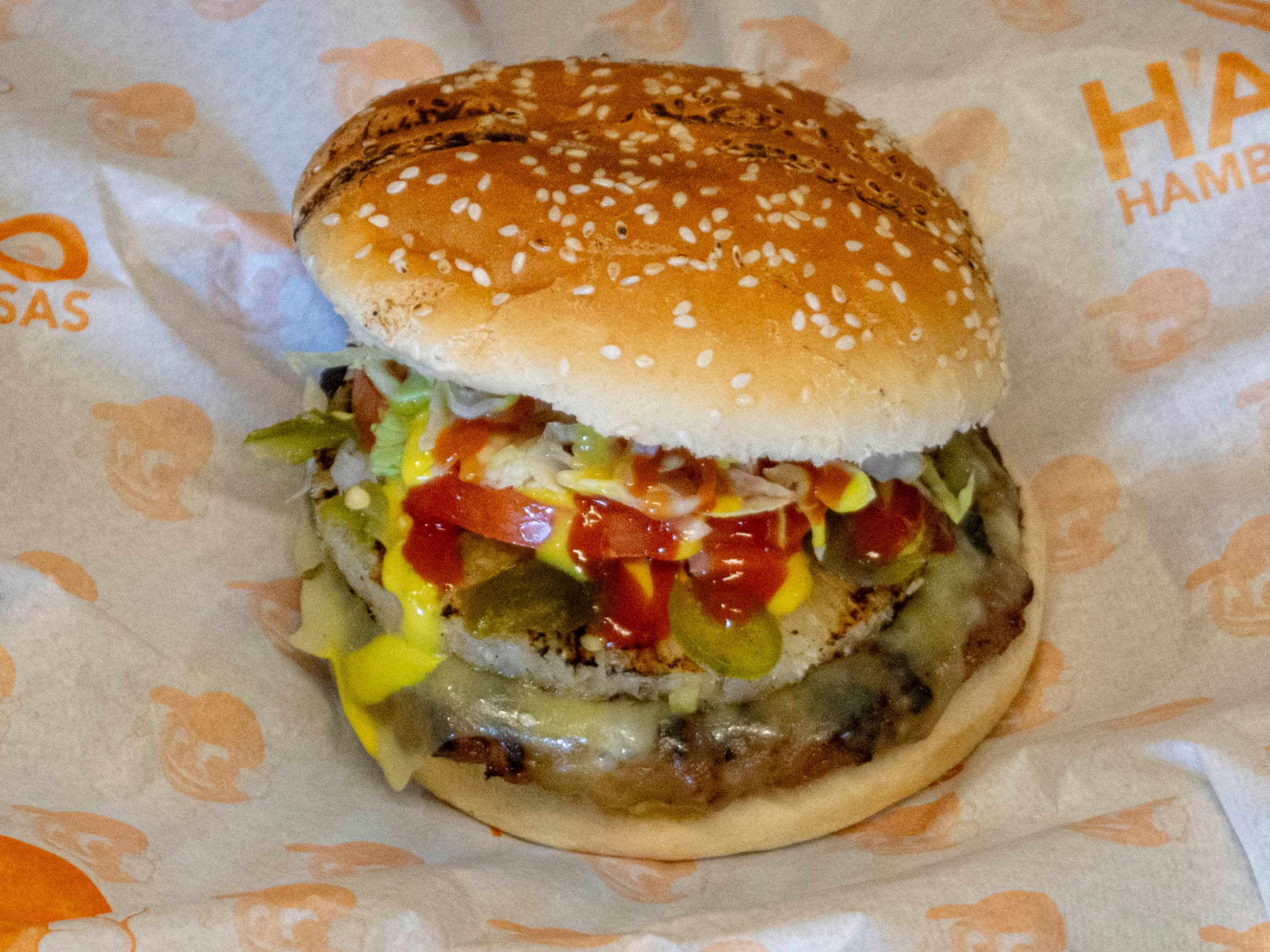 Hamburguesa de Res Doble Queso y Piña