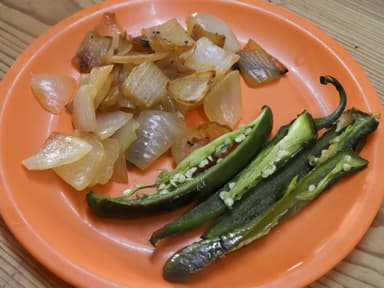 Orden de Cebollitas y chiles toreados