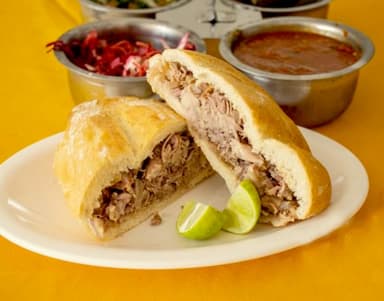 Torta de Carnitas Surtida