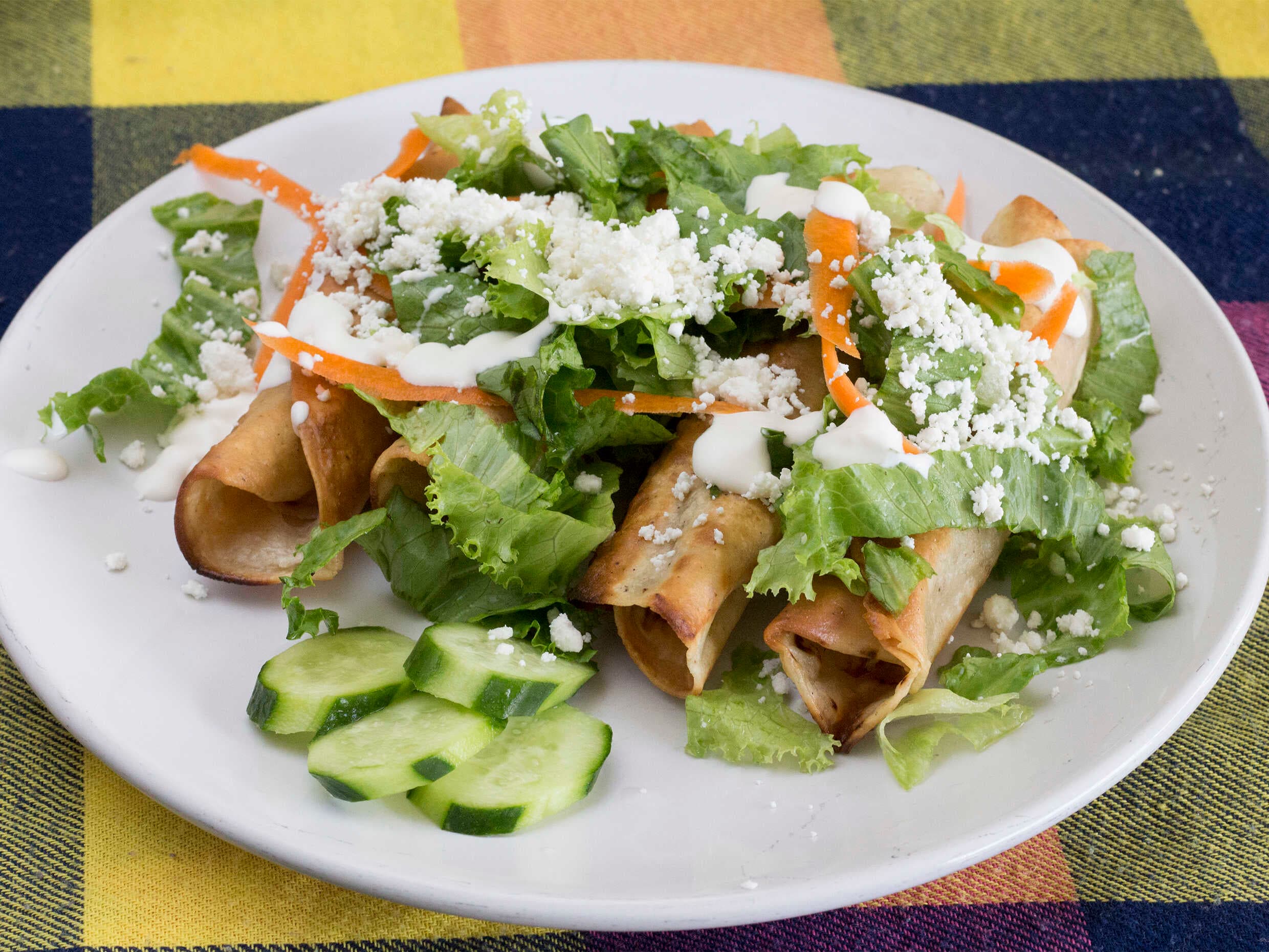 Tacos Dorados de Pollo