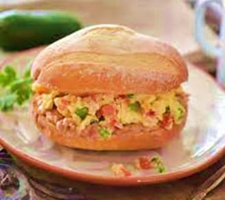 Torta de Huevo con Salchicha