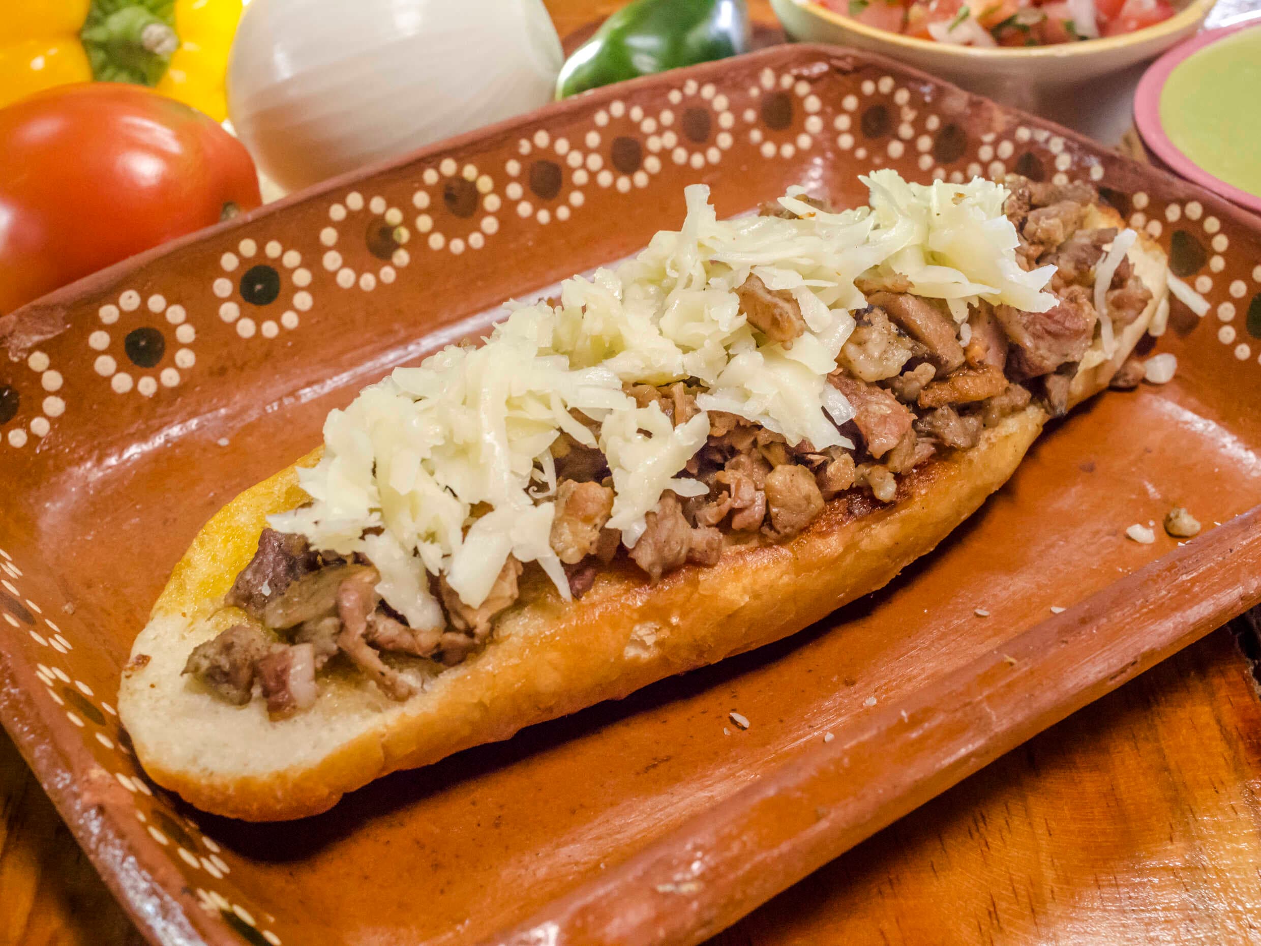 Mollete con Carne