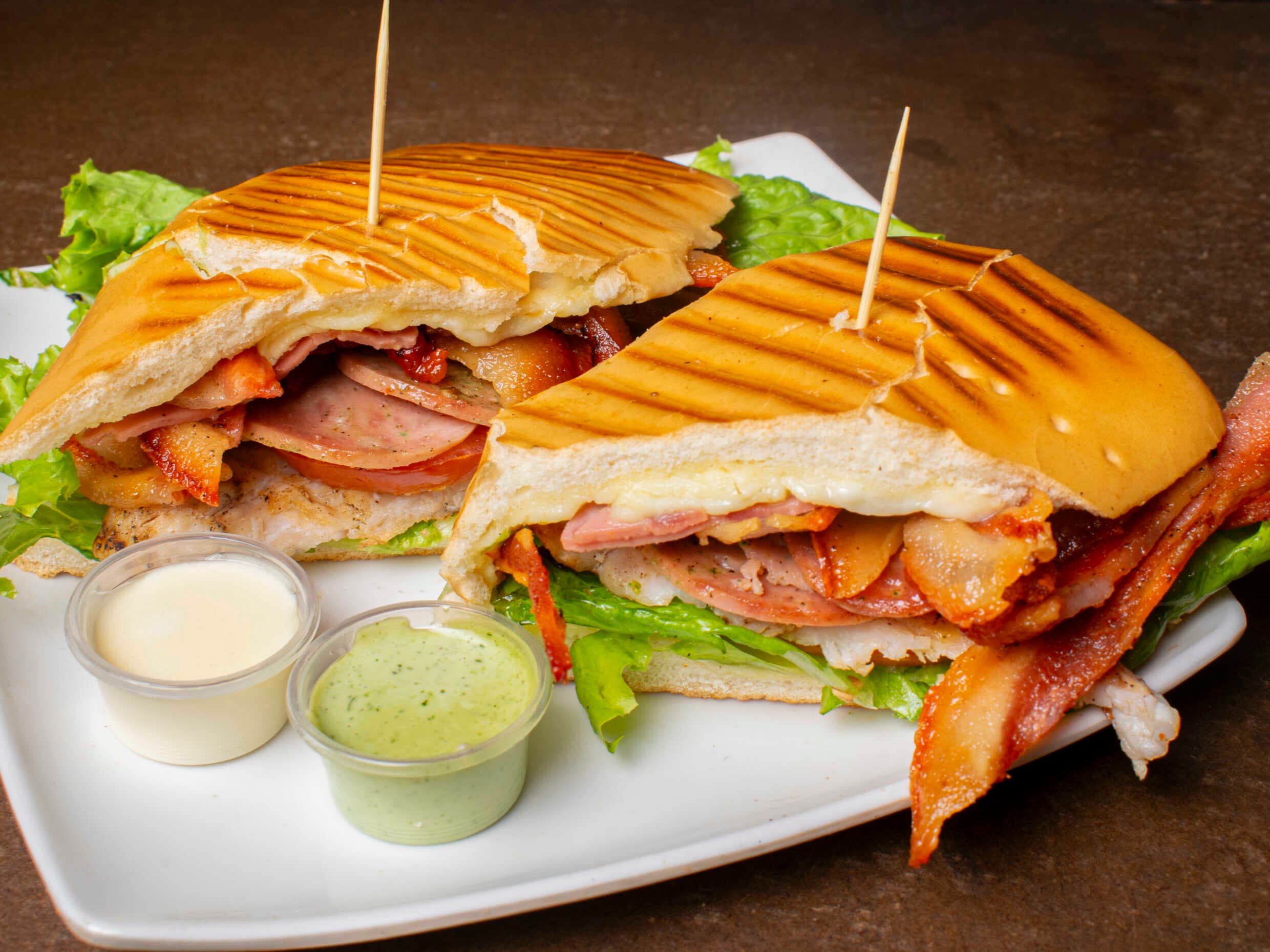 Sándwich Tocineta