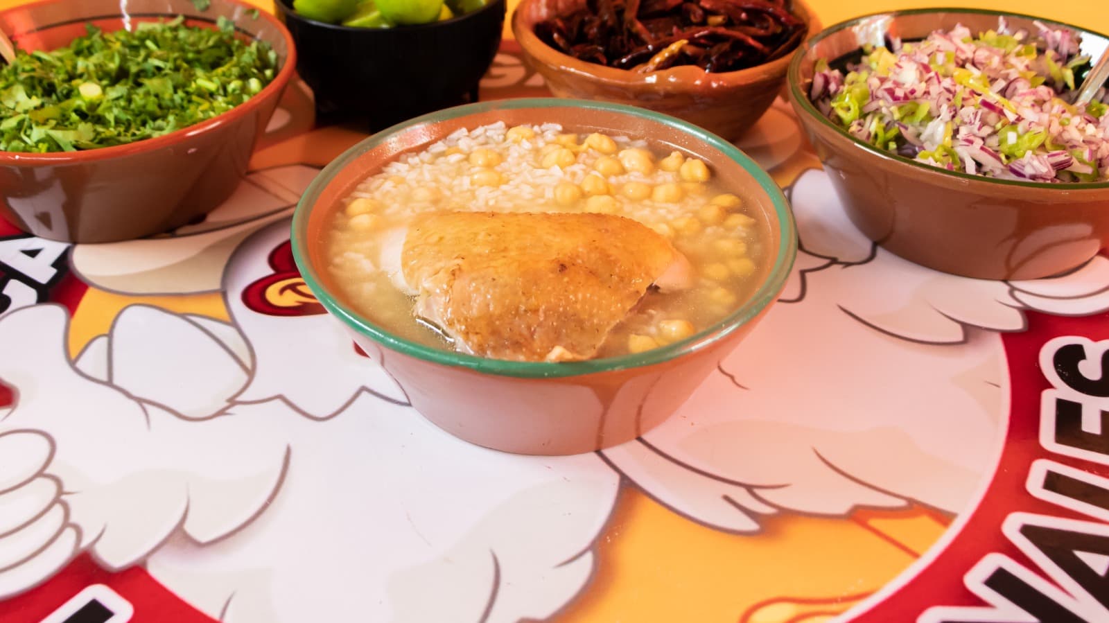 Caldo con Muslo