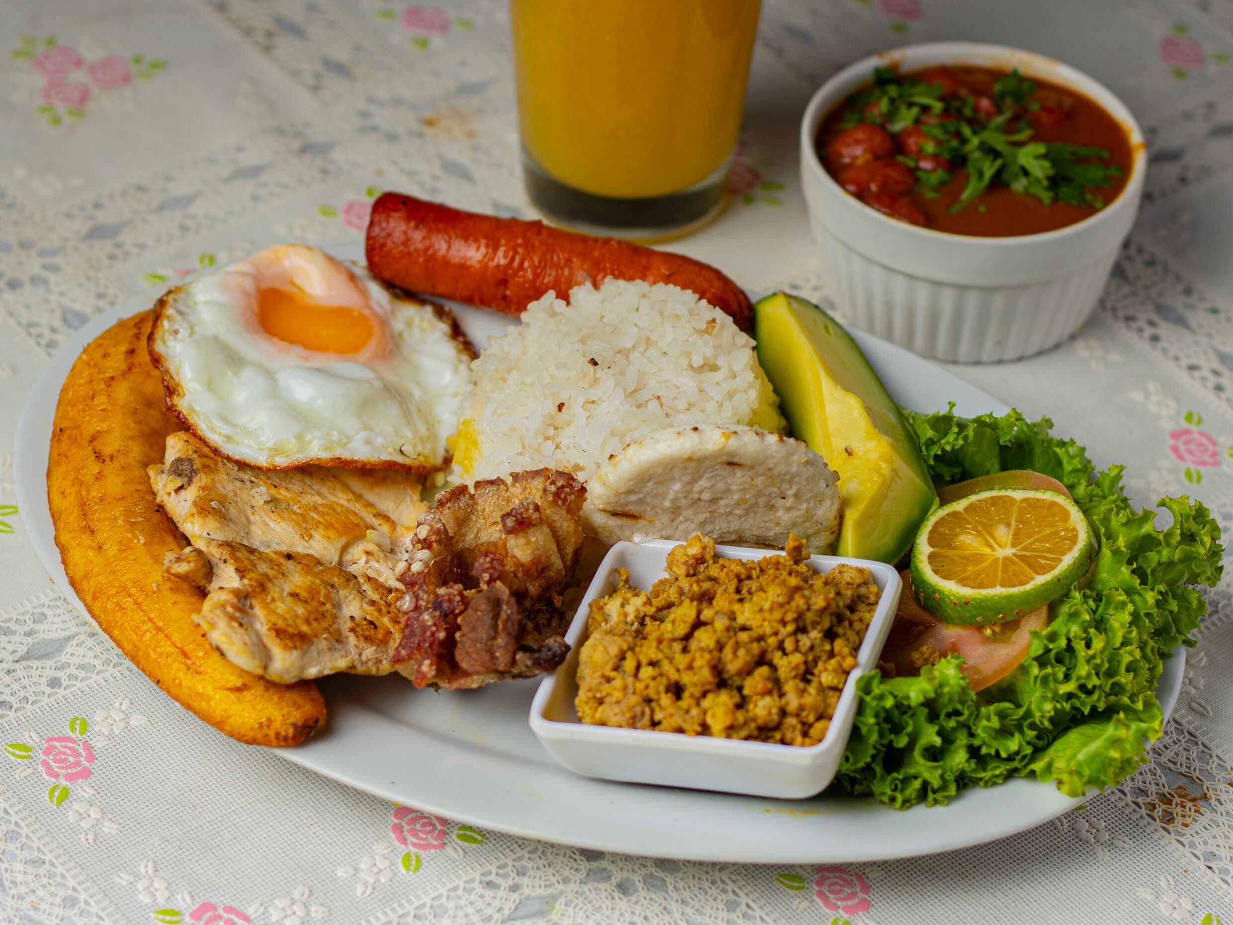 Bandeja Típica Montañera