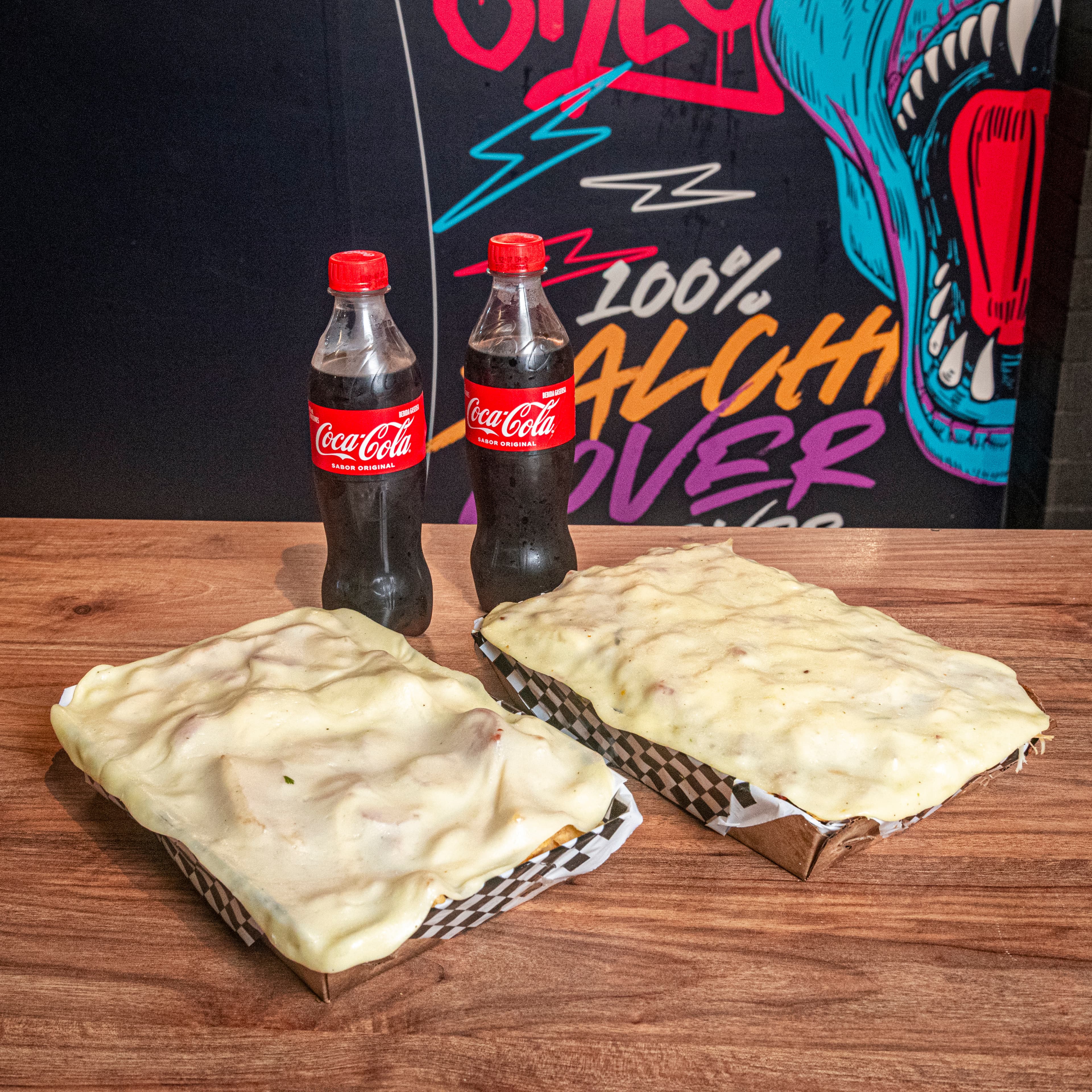 Combo Pareja 2 Salchiquesos + 2 Coca Colas