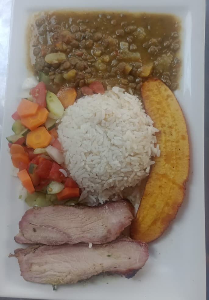Almuerzo del Día-Arroz Blanco+Lentejas+Proteína