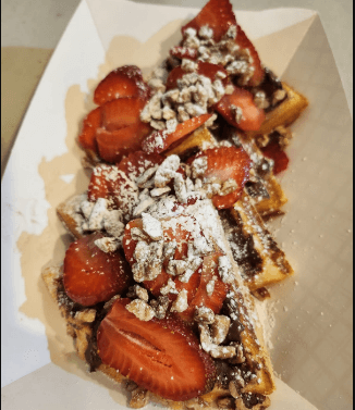 Waffle Cajeta con Nuez