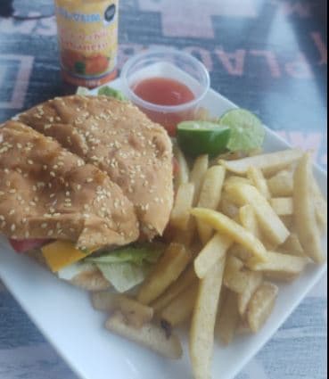 HAMBURGUESA CON PAPAS