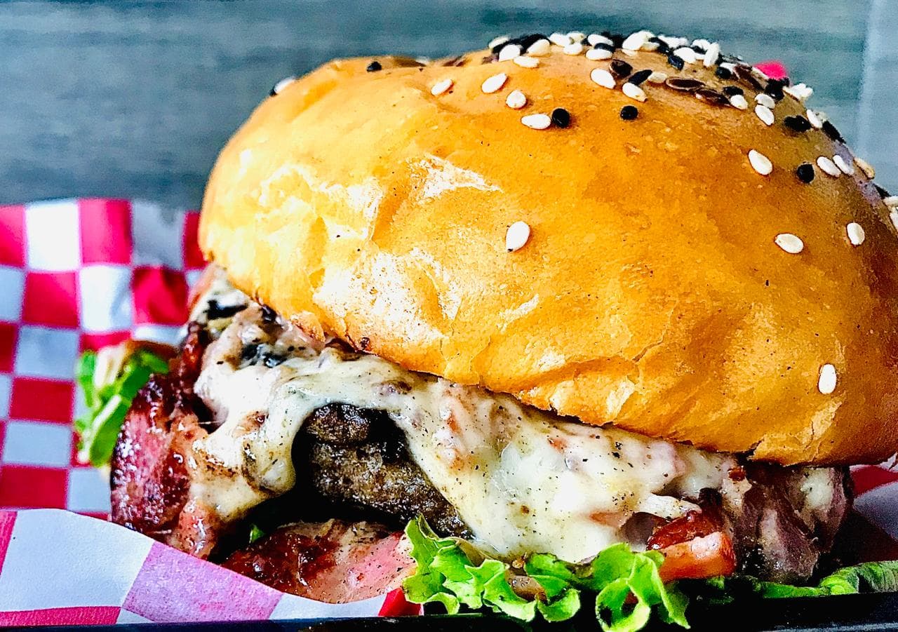 Hamburguesa de Sirloin con Tocino