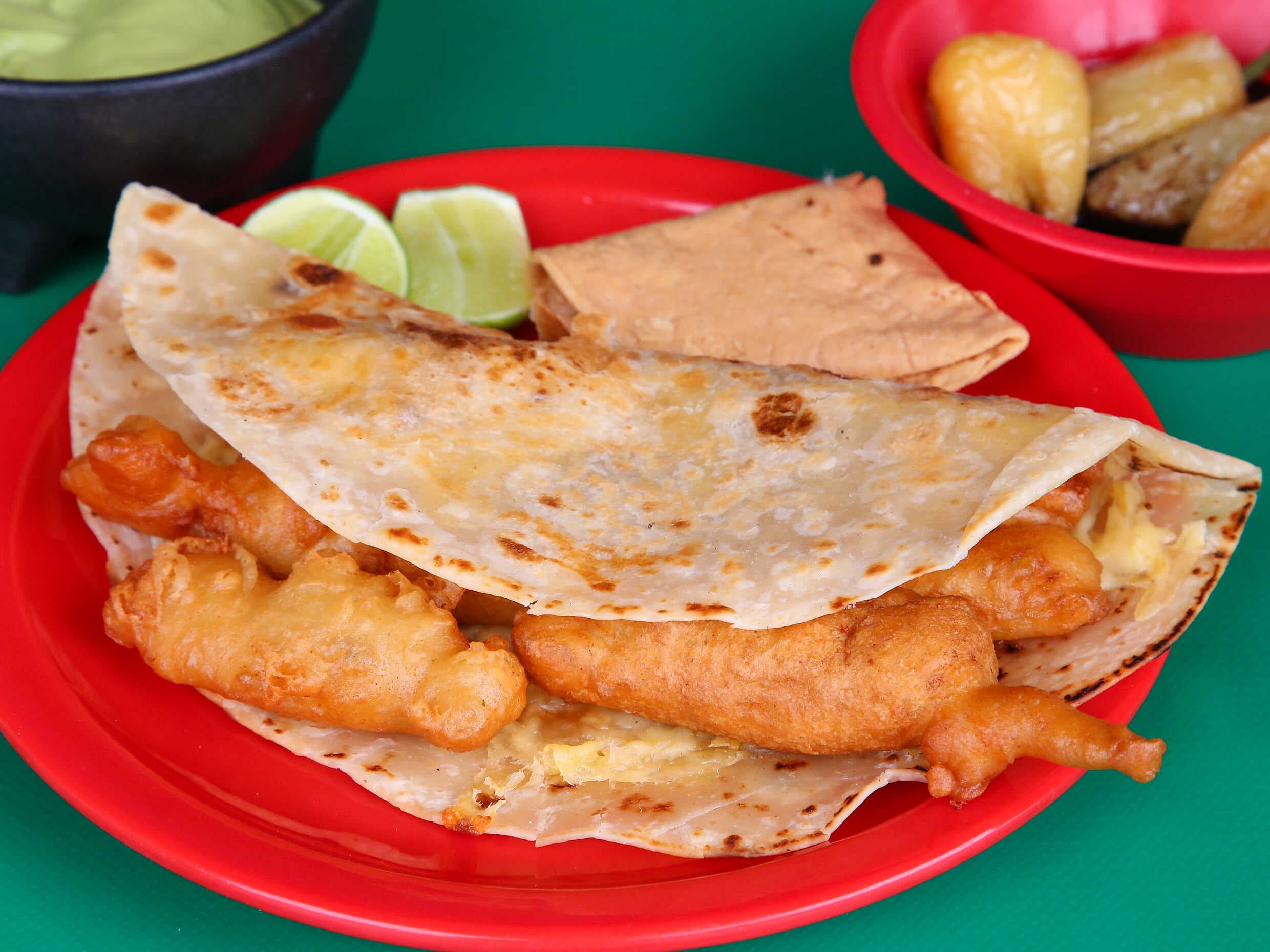 Quesadilla Harina de Pescado Capeado