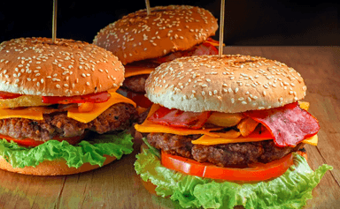 Hamburguesa con Salchicha y Tocino
