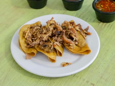 Orden de Tacos Dorados de Maciza