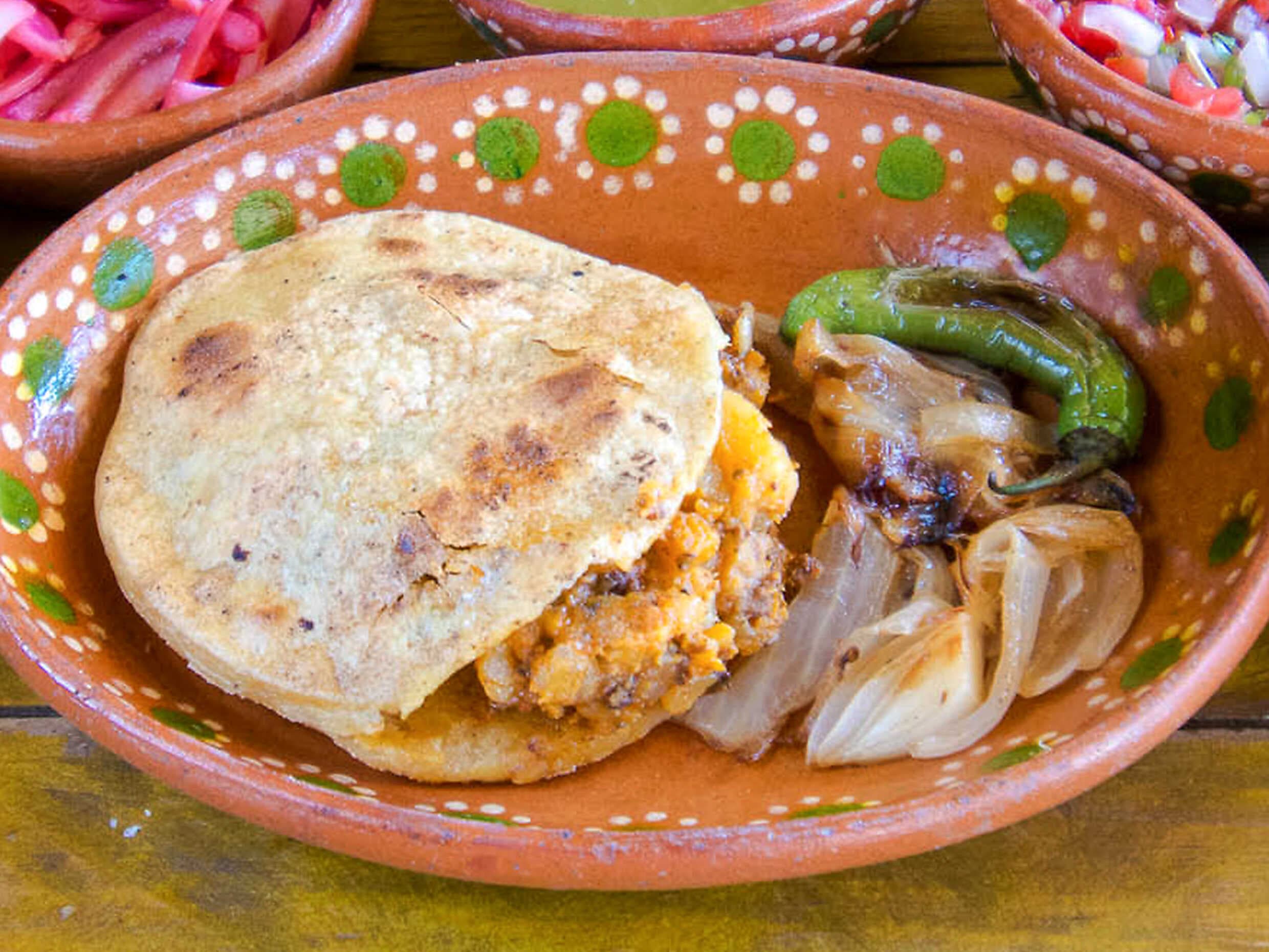 Gordita de Papas con Chorizo
