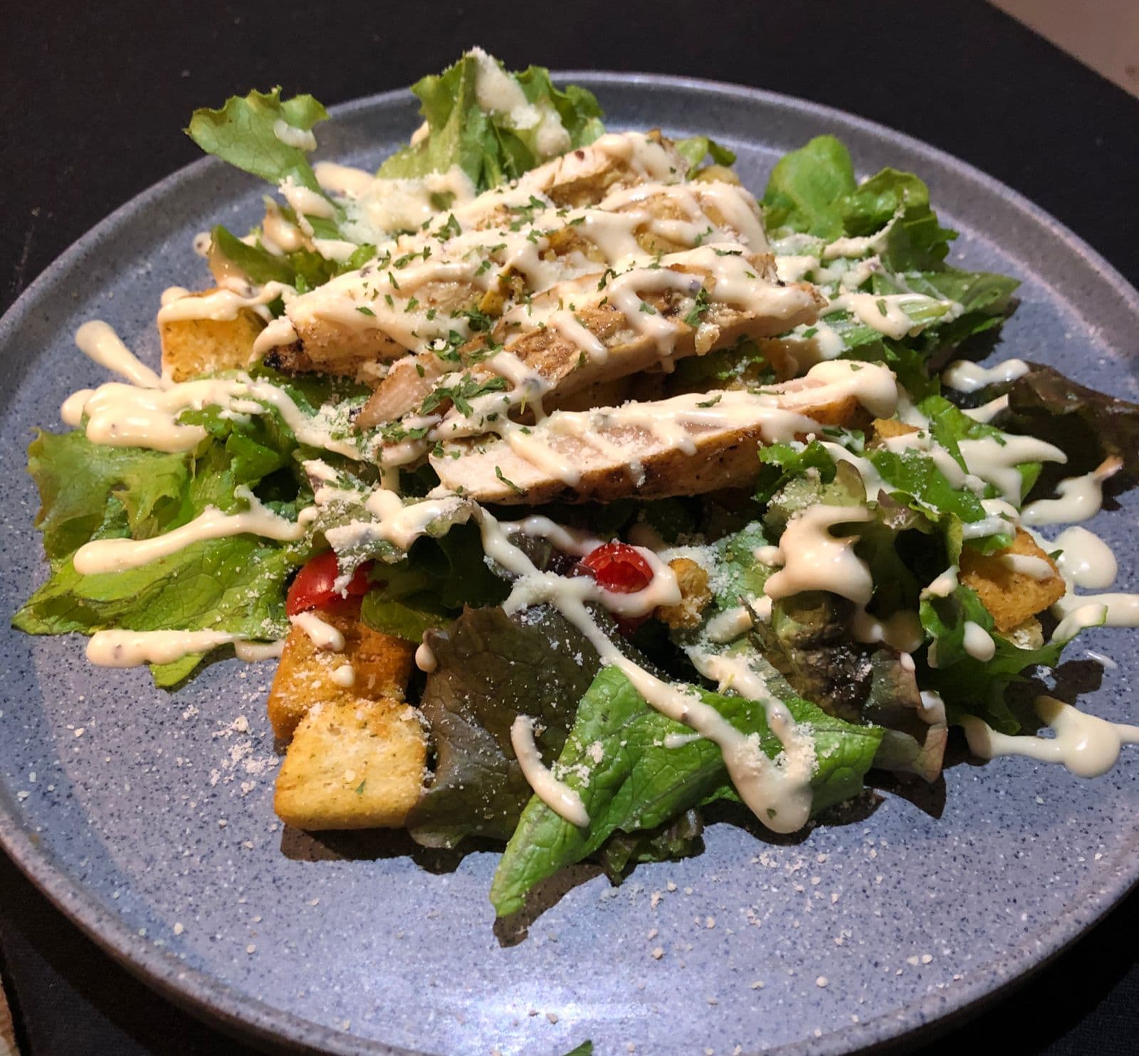 Ensalada Cesar con Pechuga de Pollo