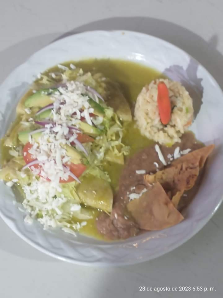 Enchiladas Verdes y Rojas