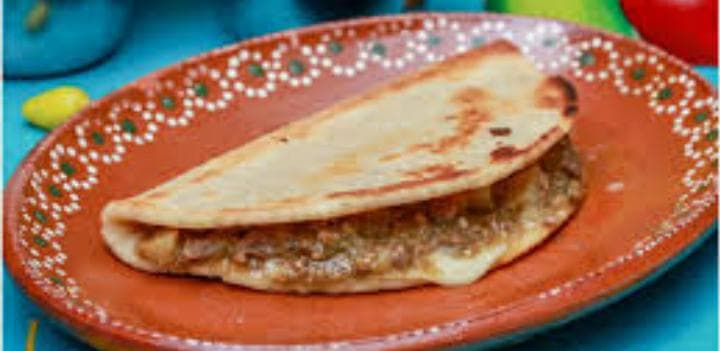 Quesadilla con carne de menudo