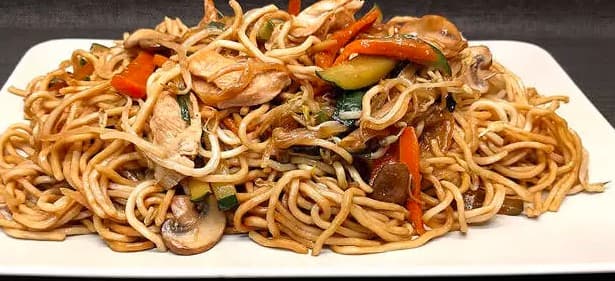 Yakisoba de Pollo