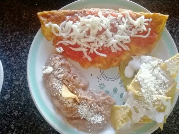 Combo - Omelette de Jamón  y Agua sabor de la casa