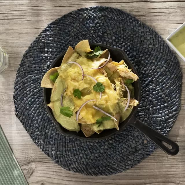Chilaquiles en Salsa Suiza
